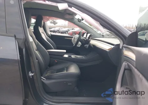 2024 Tesla Model Y Performance Dual Motor All-Wheel Drive z USA, uszkodzony, nr VIN 7SAYGDEF5RA330539